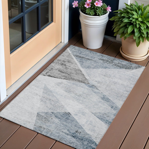 Homeroots 3' Abstract Washable Area Rug In Artichoke Green And Ivory - Perfect For Indoor And Outdoor Spaces 3' X 5' Polyester 586234