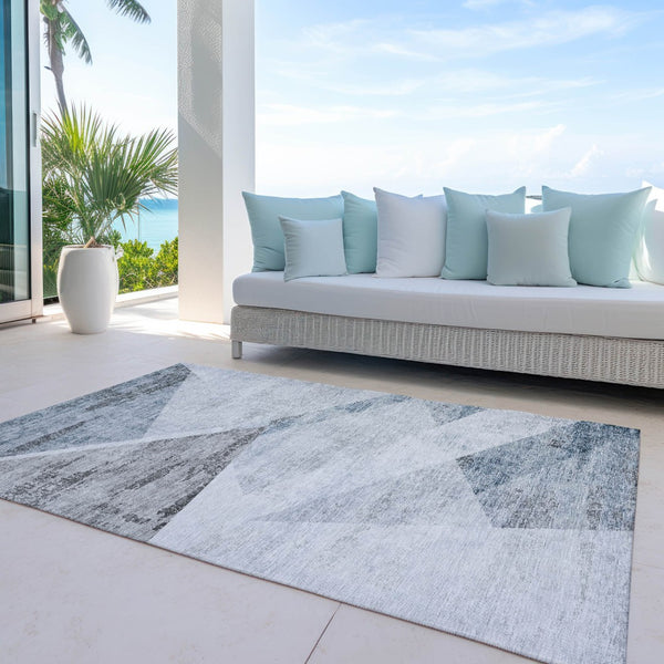 Homeroots 3' Abstract Washable Area Rug In Artichoke Green And Ivory - Perfect For Indoor And Outdoor Spaces 3' X 5' Polyester 586234