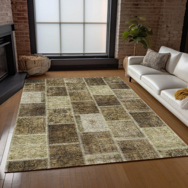 Homeroots 3' Brown Beige And Taupe Patchwork Washable Area Rug - Perfect For Indoor And Outdoor Spaces! 3' X 5' Polyester 586306