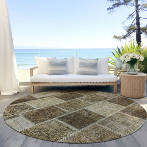 Homeroots 3' Brown Beige And Taupe Patchwork Washable Area Rug - Perfect For Indoor And Outdoor Spaces! 8' Round Polyester 586308