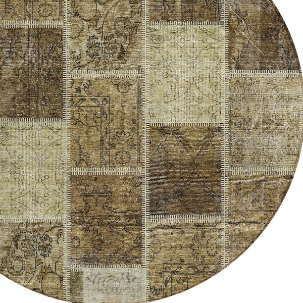 Homeroots 3' Brown Beige And Taupe Patchwork Washable Area Rug - Perfect For Indoor And Outdoor Spaces! 8' Round Polyester 586308