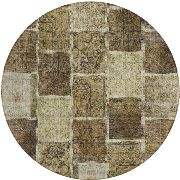 Homeroots 3' Brown Beige And Taupe Patchwork Washable Area Rug - Perfect For Indoor And Outdoor Spaces! 8' Round Polyester 586308