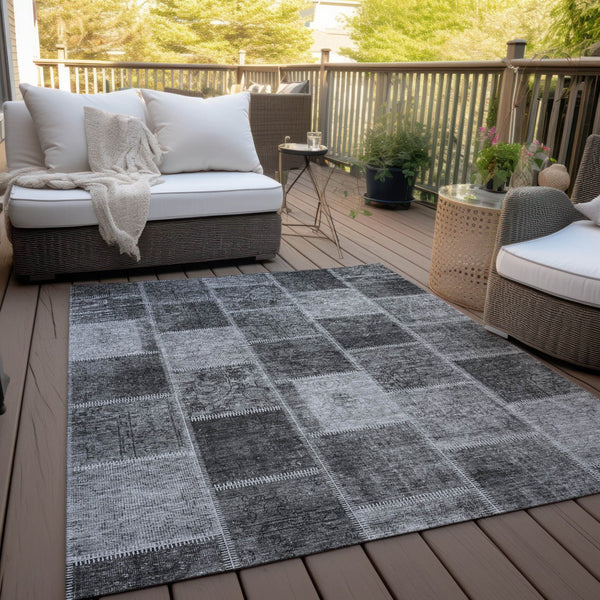 Homeroots 3' Brown Beige And Taupe Patchwork Washable Area Rug - Perfect For Indoor And Outdoor Spaces! 5' X 8' Polyester 586313