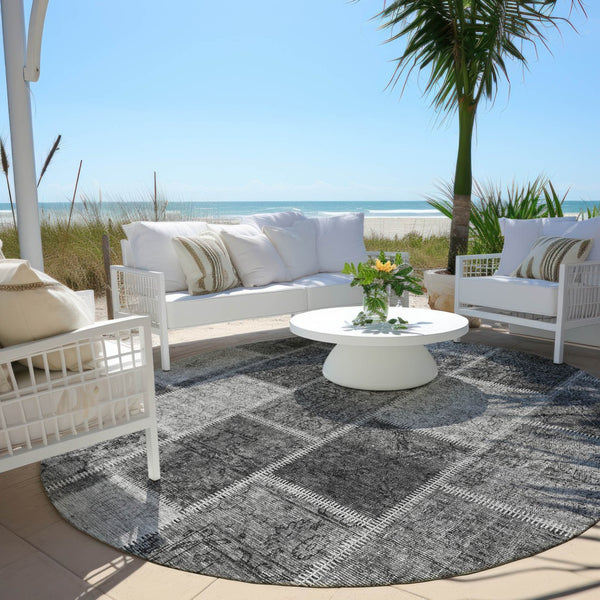 Homeroots 3' Brown Beige And Taupe Patchwork Washable Area Rug - Perfect For Indoor And Outdoor Spaces! 8' Round Polyester 586314