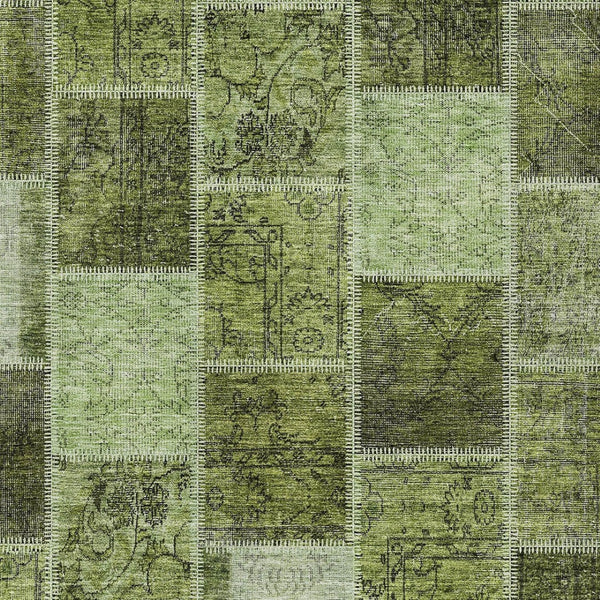 Homeroots 3' Brown Beige And Taupe Patchwork Washable Area Rug - Perfect For Indoor And Outdoor Spaces! 5' X 8' Polyester 586319