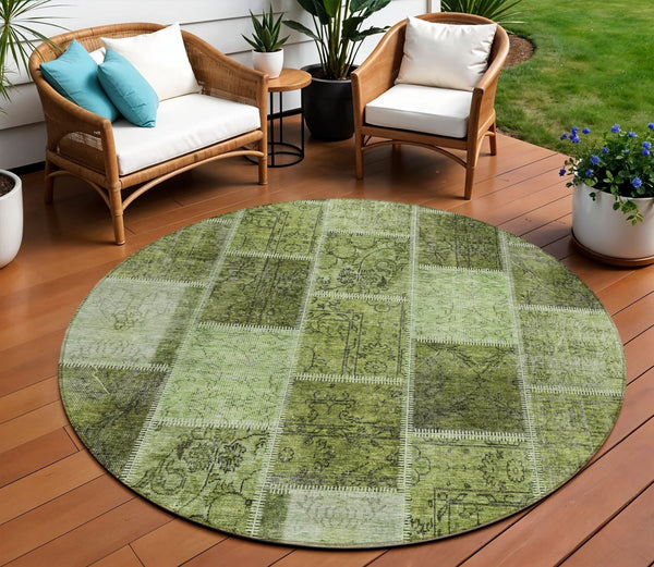 Homeroots 3' Brown Beige And Taupe Patchwork Washable Area Rug - Perfect For Indoor And Outdoor Spaces! 8' Round Polyester 586320