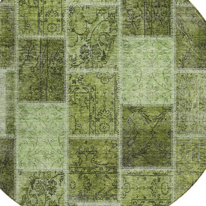 Homeroots 3' Brown Beige And Taupe Patchwork Washable Area Rug - Perfect For Indoor And Outdoor Spaces! 8' Round Polyester 586320