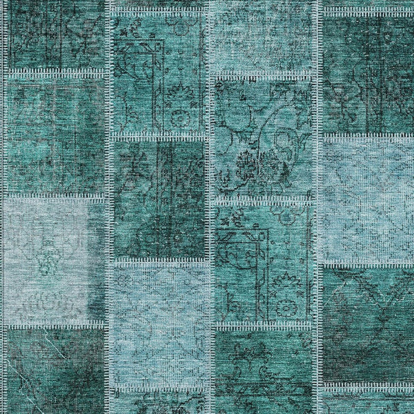 Homeroots 3' Brown Beige And Taupe Patchwork Washable Area Rug - Perfect For Indoor And Outdoor Spaces! 8' X 10' Polyester 586333