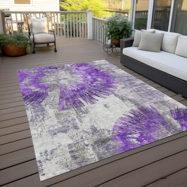 Homeroots 3' Artichoke Green Gray Charcoal Abstract Washable Area Rug For Indoor Outdoor Spaces, Durable Comfort 3' X 5' Polyester 586354