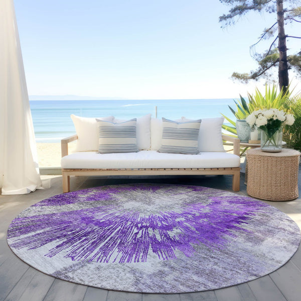 Homeroots 3' Artichoke Green Gray Charcoal Abstract Washable Area Rug For Indoor Outdoor Spaces, Durable Comfort 8' Round Polyester 586356