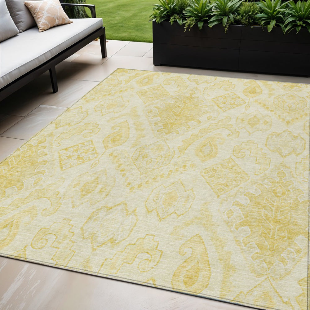 HomeRoots 5' Moroccan-Inspired Area Rug in Gold, Ivory, and Beige - Washable Indoor/Outdoor Elegance 5' X 8' 586463