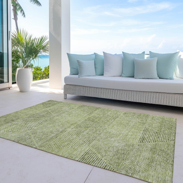 Homeroots 3' Geometric Washable Indoor Outdoor Area Rug In Artichoke And Fern Green For Stylish Spaces 3' X 5' Polyester 586486