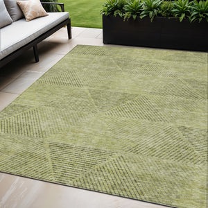 Homeroots 3' Geometric Washable Indoor Outdoor Area Rug In Artichoke And Fern Green For Stylish Spaces 5' X 8' Polyester 586487