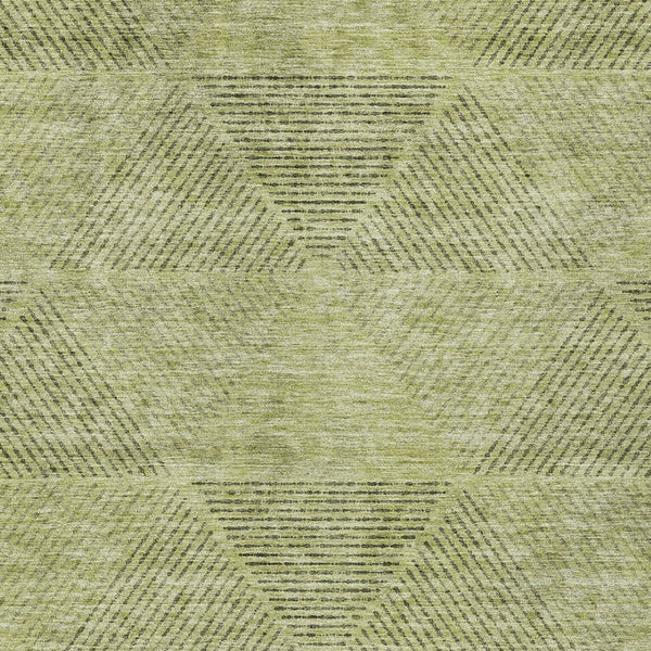 Homeroots 3' Geometric Washable Indoor Outdoor Area Rug In Artichoke And Fern Green For Stylish Spaces 5' X 8' Polyester 586487