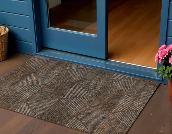 Homeroots 3' Geometric Washable Indoor Outdoor Area Rug In Artichoke And Fern Green For Stylish Spaces 3' X 5' Polyester 586492