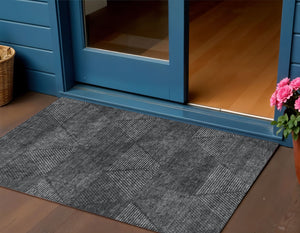 Homeroots 3' Geometric Washable Indoor Outdoor Area Rug In Artichoke And Fern Green For Stylish Spaces 3' X 5' Polyester 586504