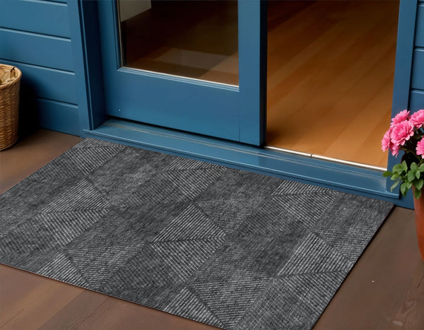 Homeroots 3' Geometric Washable Indoor Outdoor Area Rug In Artichoke And Fern Green For Stylish Spaces 3' X 5' Polyester 586504