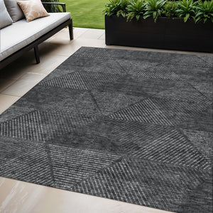 Homeroots 3' Geometric Washable Indoor Outdoor Area Rug In Artichoke And Fern Green For Stylish Spaces 5' X 8' Polyester 586505