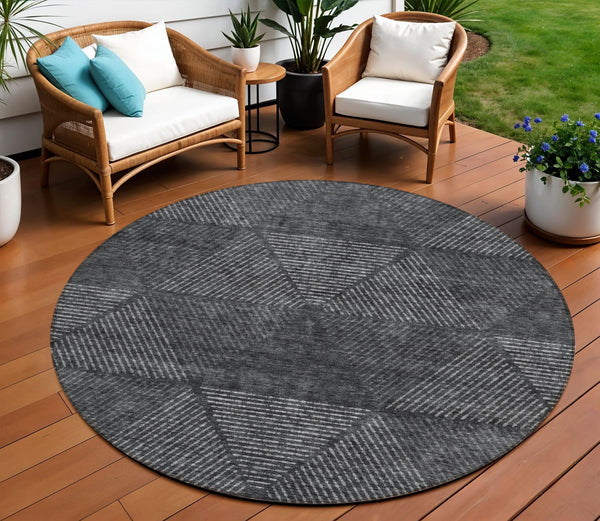 Homeroots 3' Geometric Washable Indoor Outdoor Area Rug In Artichoke And Fern Green For Stylish Spaces 8' Round Polyester 586506