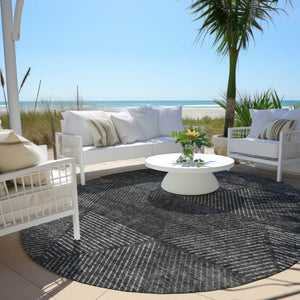 Homeroots 3' Geometric Washable Indoor Outdoor Area Rug In Artichoke And Fern Green For Stylish Spaces 8' Round Polyester 586506