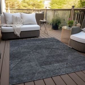 Homeroots 3' Geometric Washable Indoor Outdoor Area Rug In Artichoke And Fern Green For Stylish Spaces 10' X 14' Polyester 586509