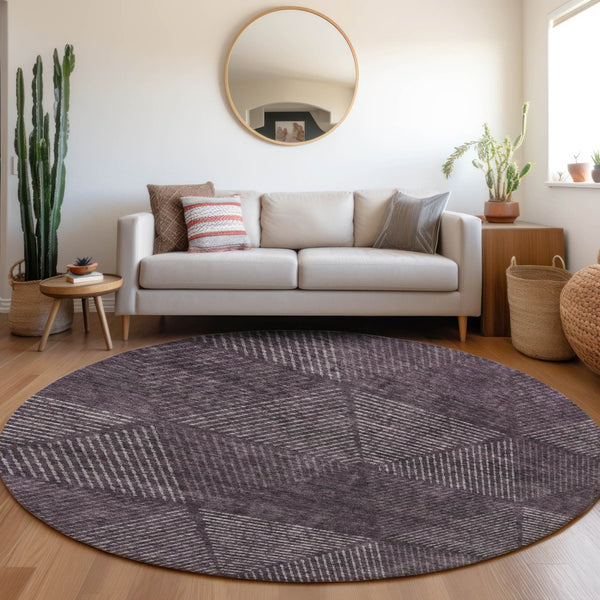 Homeroots 3' Geometric Washable Indoor Outdoor Area Rug In Artichoke And Fern Green For Stylish Spaces 8' Round Polyester 586518