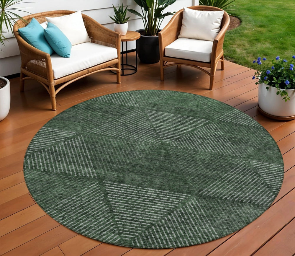 HomeRoots 5' Stylish Fern Green and Emerald Geometric Washable Area Rug for Indoor and Outdoor Spaces 8' Round 586524