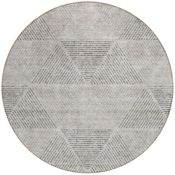 Homeroots 3' Geometric Washable Indoor Outdoor Area Rug In Artichoke And Fern Green For Stylish Spaces 8' Round Polyester 586542