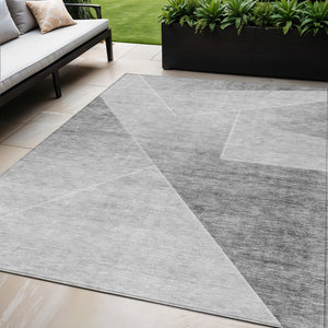 Homeroots 3' Beige Tan And Ivory Abstract Washable Rug - Perfect For Indoor And Outdoor Spaces, Durable & Stylish 5' X 8' Polyester 586607