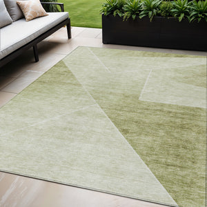 Homeroots 3' Beige Tan And Ivory Abstract Washable Rug - Perfect For Indoor And Outdoor Spaces, Durable & Stylish 5' X 8' Polyester 586619