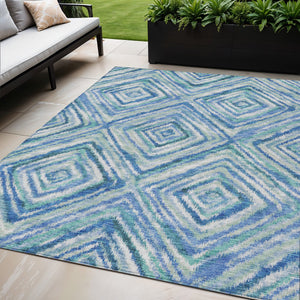 Homeroots 3' Stylish Denim Blue And Green Geometric Washable Area Rug For Indoor And Outdoor Elegance 5' X 8' Polyester 586637