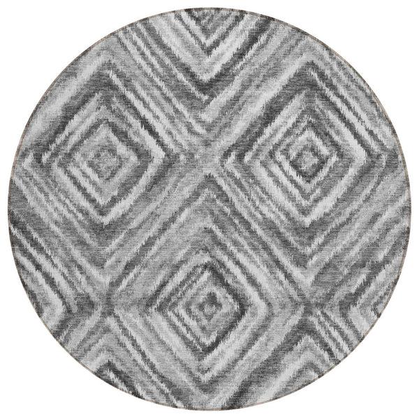 HomeRoots 5' Geometric Washable Area Rug in Gray, Silver, and Ivory – Perfect for Indoor and Outdoor Spaces! 8' Round 586680
