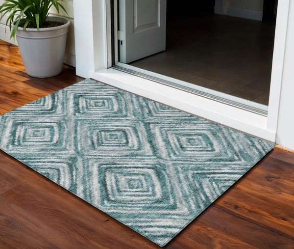 Homeroots 3' Artichoke Green And Sage Geometric Washable Indoor Outdoor Area Rug For Stylish Spaces 3' X 5' Polyester 586690