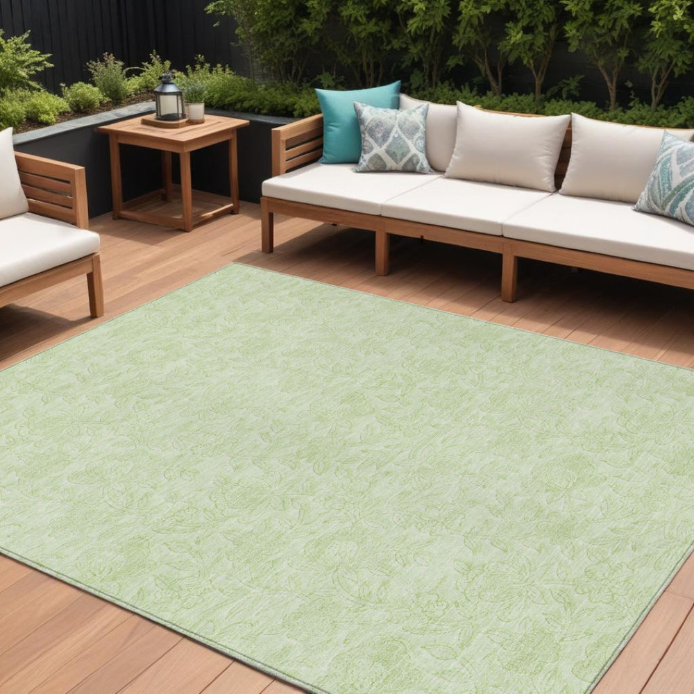 HomeRoots 9' Floral Artichoke and Mint Green Washable Area Rug for Indoor & Outdoor High-Traffic Spaces 9' X 12' 586700