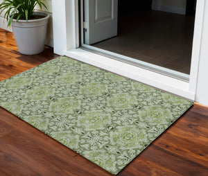 Homeroots 3' Elegant Artichoke Green Medallion Rug - Washable Indoor/Outdoor Solution For Any Space 3' X 5' Polyester 586732