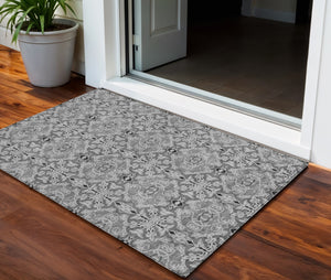 Homeroots 3' Elegant Artichoke Green Medallion Rug - Washable Indoor/Outdoor Solution For Any Space 3' X 5' Polyester 586750