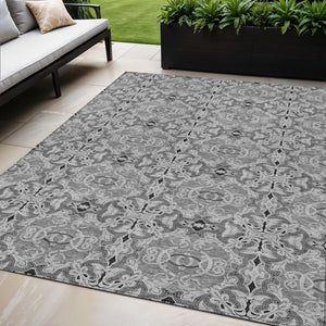Homeroots 3' Elegant Artichoke Green Medallion Rug - Washable Indoor/Outdoor Solution For Any Space 5' X 8' Polyester 586751