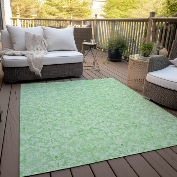 Homeroots 3' Artichoke Green Medallion Washable Area Rug - Stylish, Durable, Indoor Outdoor Decor Solution 5' X 8' Polyester 586793