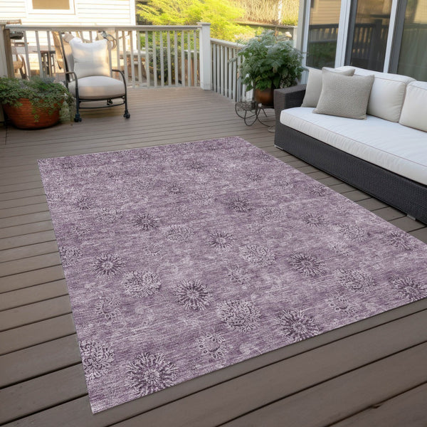 Homeroots 3' Gold Floral Washable Area Rug - Durable Indoor Outdoor Accent For Living Room, Patio & More 3' X 5' Polyester 587002