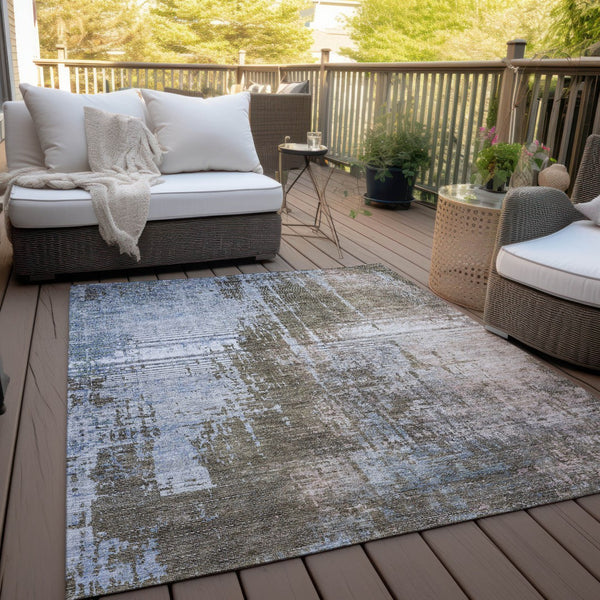 Homeroots 3' Stylish Brown Taupe And Navy Blue Abstract Washable Indoor Outdoor Area Rug For Versatile Spaces 3' X 5' Polyester 587236