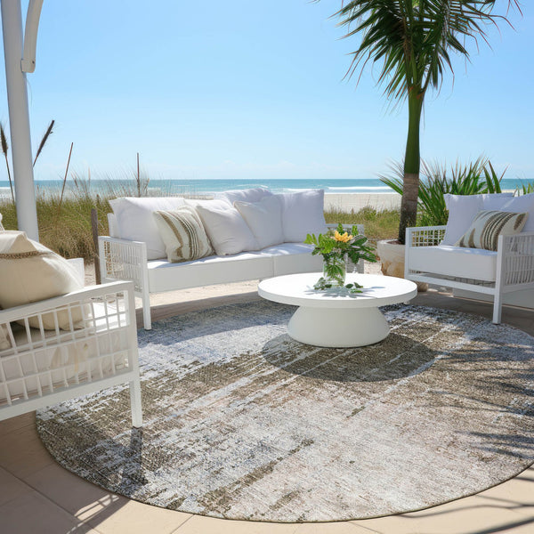 Homeroots 3' Stylish Brown Taupe And Navy Blue Abstract Washable Indoor Outdoor Area Rug For Versatile Spaces 8' Round Polyester 587238