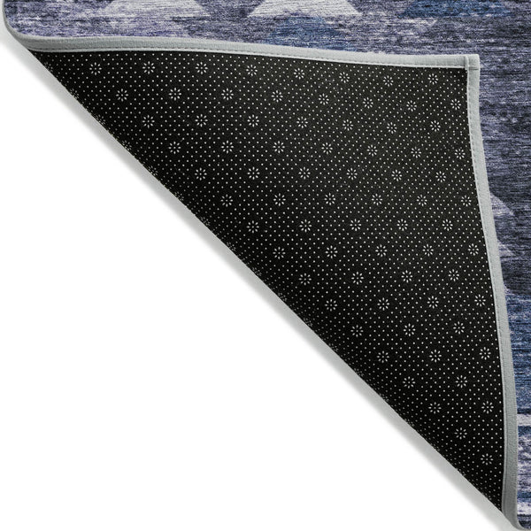 Homeroots 3' Navy Blue And Sky Blue Southwestern Washable Area Rug For Stylish Indoor Or Outdoor Spaces 5' X 8' Polyester 587333