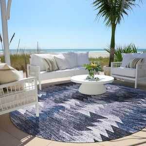 Homeroots 3' Navy Blue And Sky Blue Southwestern Washable Area Rug For Stylish Indoor Or Outdoor Spaces 8' Round Polyester 587334