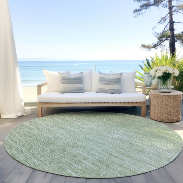 Homeroots 3' Artichoke Green Abstract Washable Area Rug - Ideal For Indoor And Outdoor Spaces, Stain Resistant 8' Round Polyester 587388