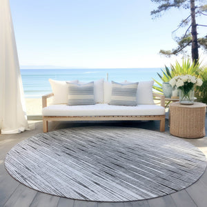 Homeroots 3' Artichoke Green Abstract Washable Area Rug - Ideal For Indoor And Outdoor Spaces, Stain Resistant 8' Round Polyester 587412