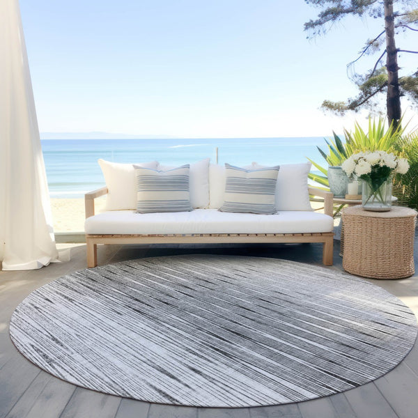 Homeroots 3' Artichoke Green Abstract Washable Area Rug - Ideal For Indoor And Outdoor Spaces, Stain Resistant 8' Round Polyester 587412