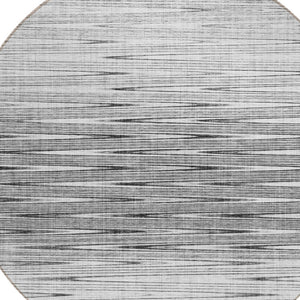 Homeroots 3' Artichoke Green Abstract Washable Area Rug - Ideal For Indoor And Outdoor Spaces, Stain Resistant 8' Round Polyester 587412