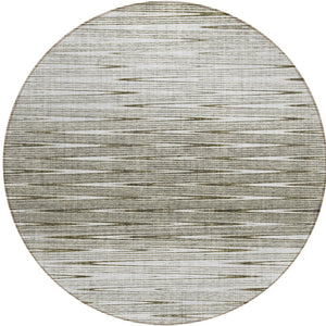 Homeroots 3' Artichoke Green Abstract Washable Area Rug - Ideal For Indoor And Outdoor Spaces, Stain Resistant 8' Round Polyester 587430
