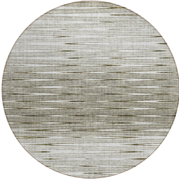 Homeroots 3' Artichoke Green Abstract Washable Area Rug - Ideal For Indoor And Outdoor Spaces, Stain Resistant 8' Round Polyester 587430