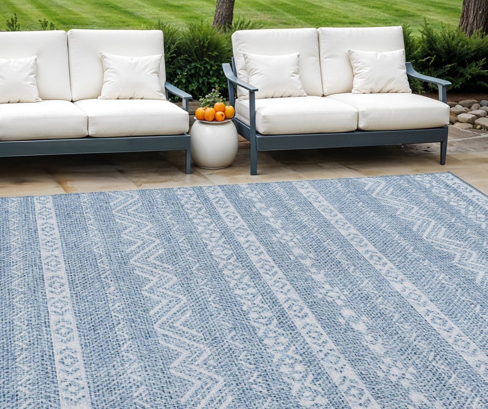 HomeRoots 9' Durable Southwestern Washable Area Rug in Blue & Denim - Perfect for Indoor & Outdoor Spaces 9' X 12' 587522
